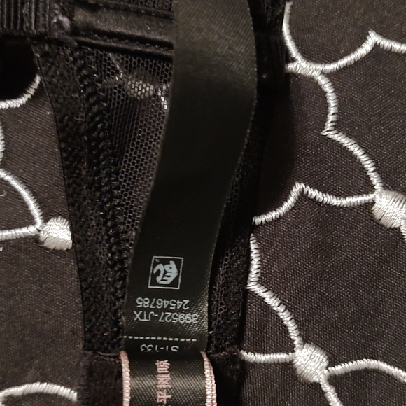 🖤 EUC Victoria's Secret Ladie's Very Sexy Fishnet Plunge Underwire Bra, 🖤, 34C - Picture 14 of 15